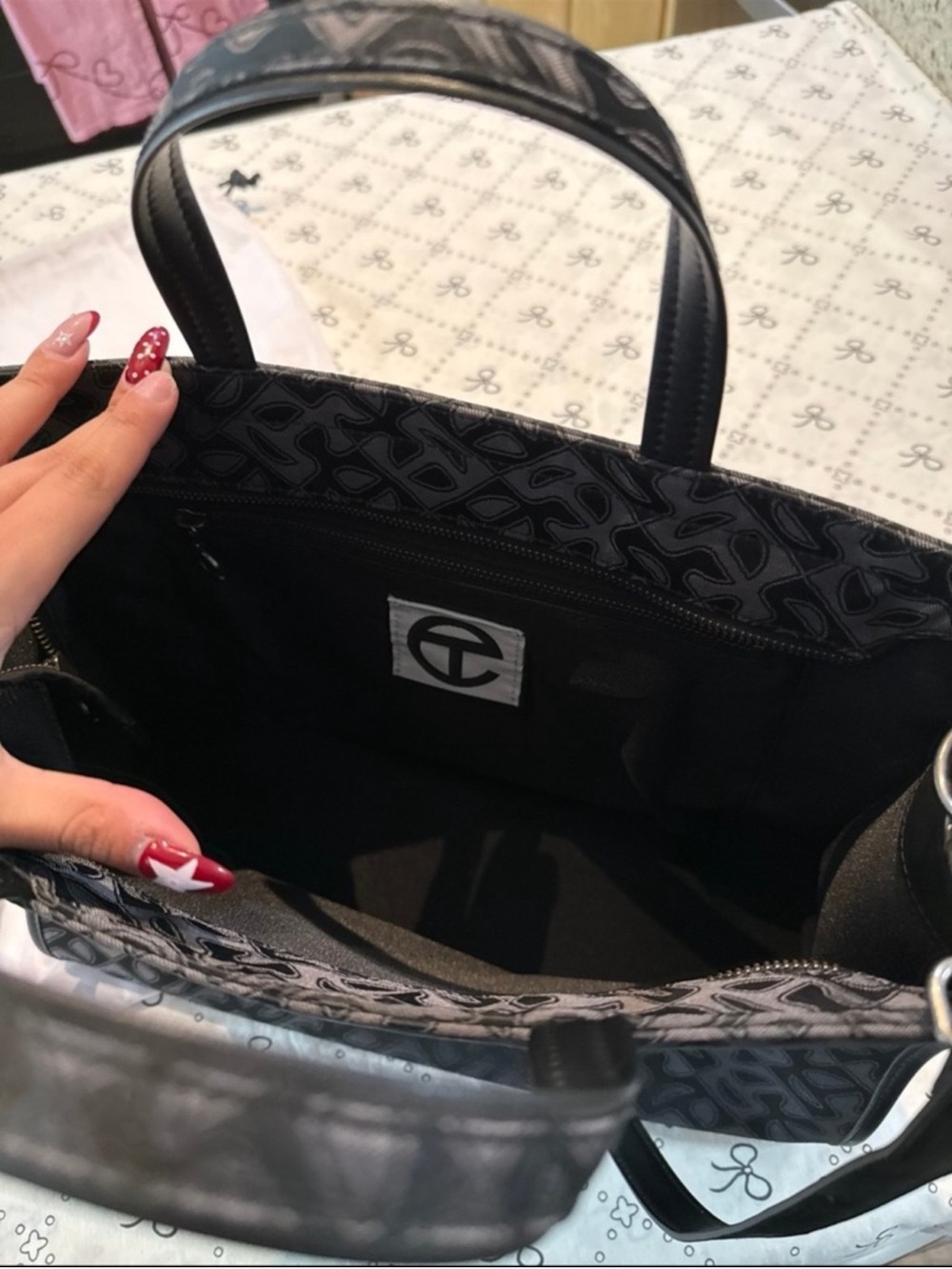 Telfar Black Logo-Patterned Tote Briefcase - Picture 4 of 7